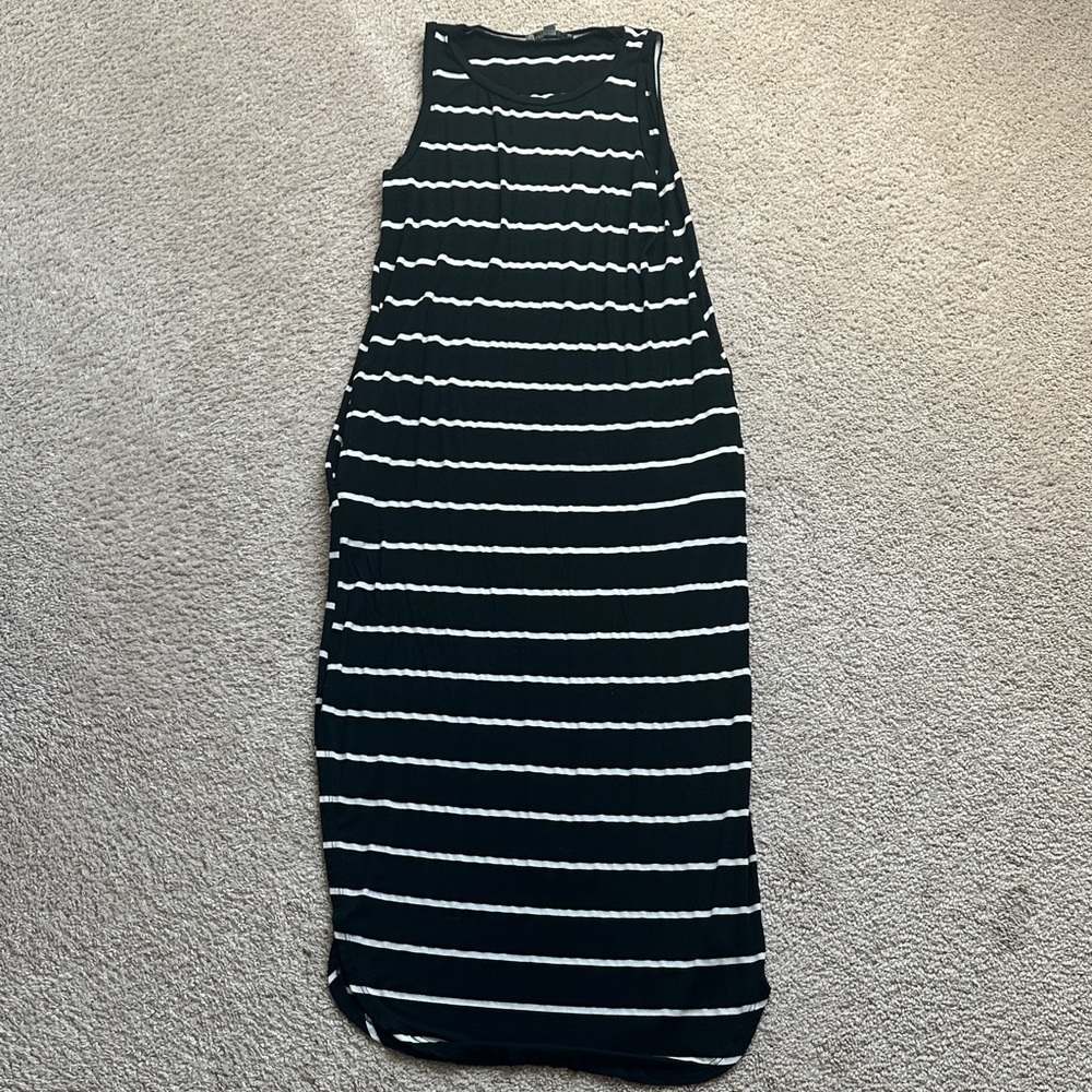 Green Envelope Black and White Maxi Dress